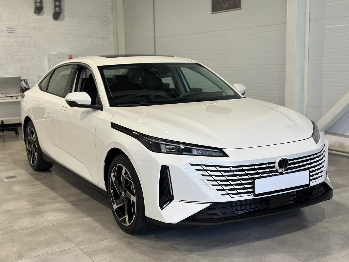 Changan Lamore с салона по цене от 1 465 000 рублей